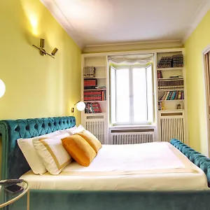 https://large-and-charming-san-cosimato-apartment.it-romehotels.com